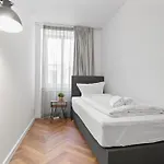 Flatista Homes - Station - 4 Br *
