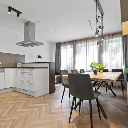 Apartment Flatista Homes - Station - 4 Br Munich