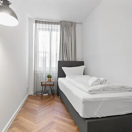 Flatista Homes - Station - 4 Br *