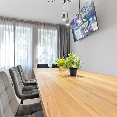 Flatista Homes - Station - 4 Br *