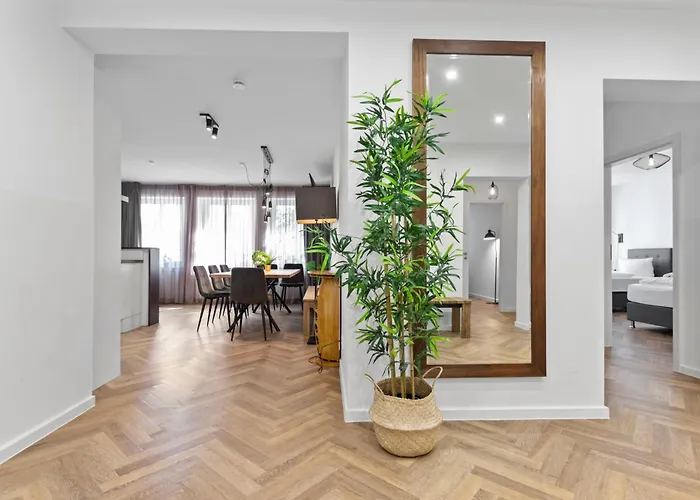 Flatista Homes - Station - 4 Br 아파트 뮌헨